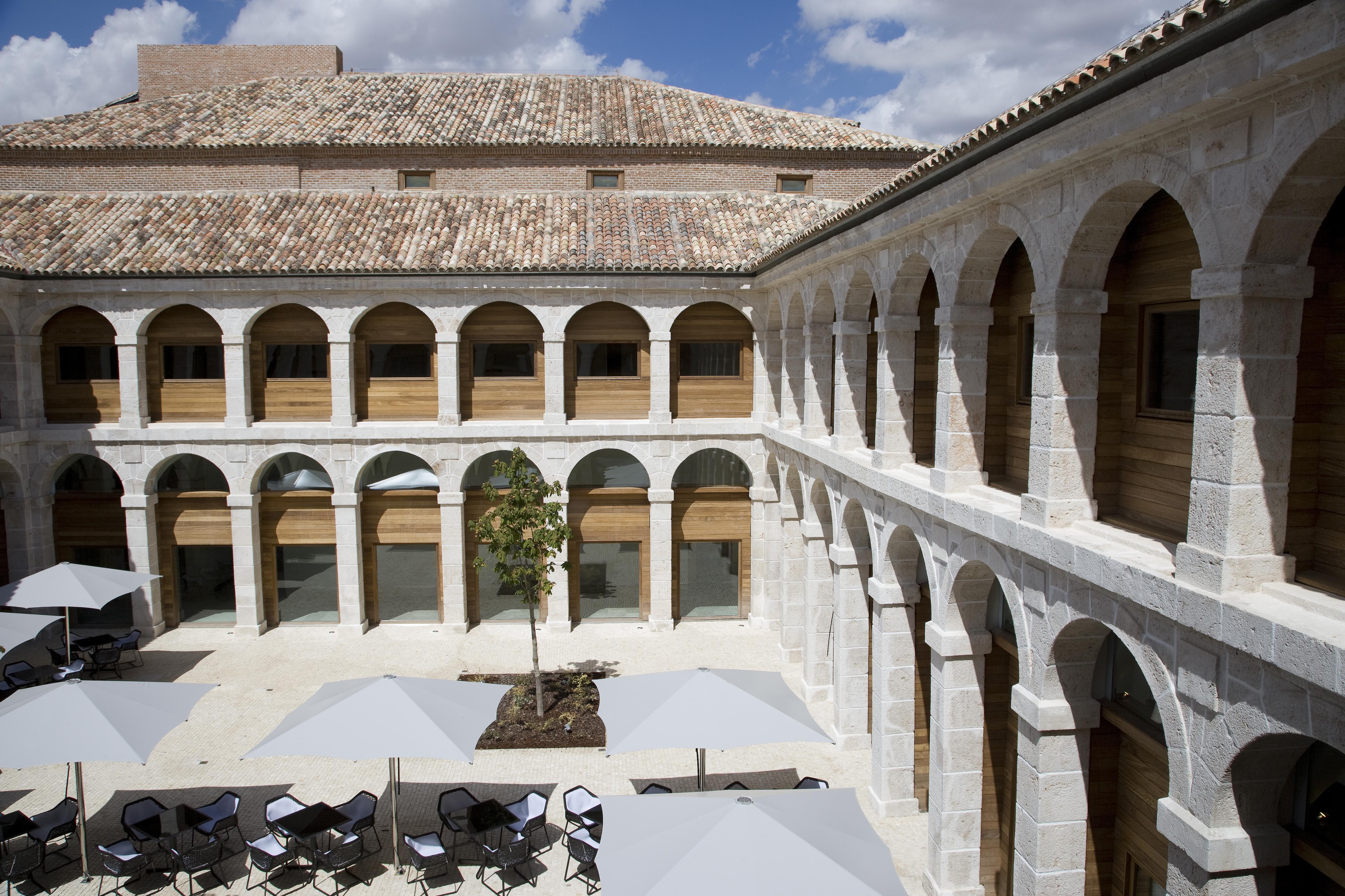 Parador De Αλκαλά ντε Ενάρες Εξωτερικό φωτογραφία