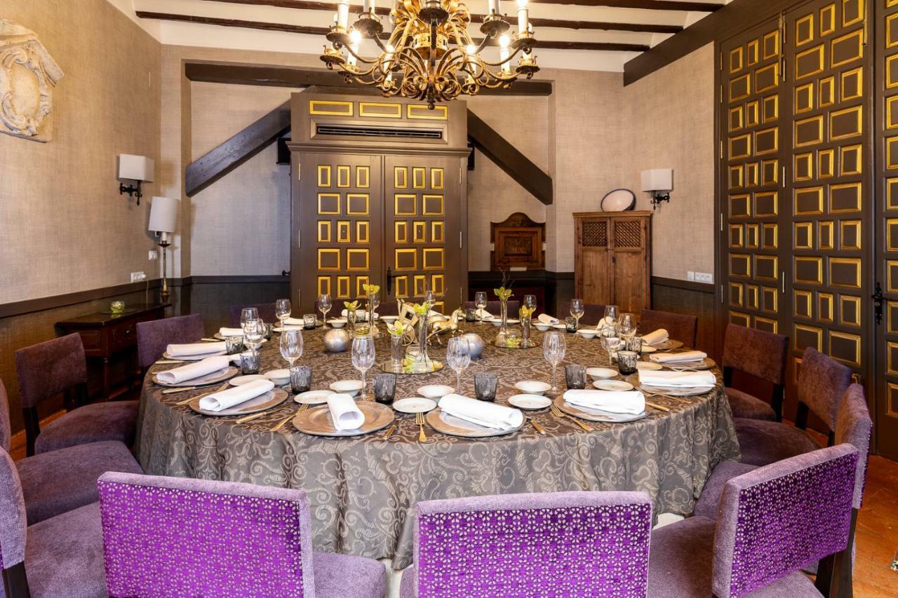 Parador De Αλκαλά ντε Ενάρες Εξωτερικό φωτογραφία